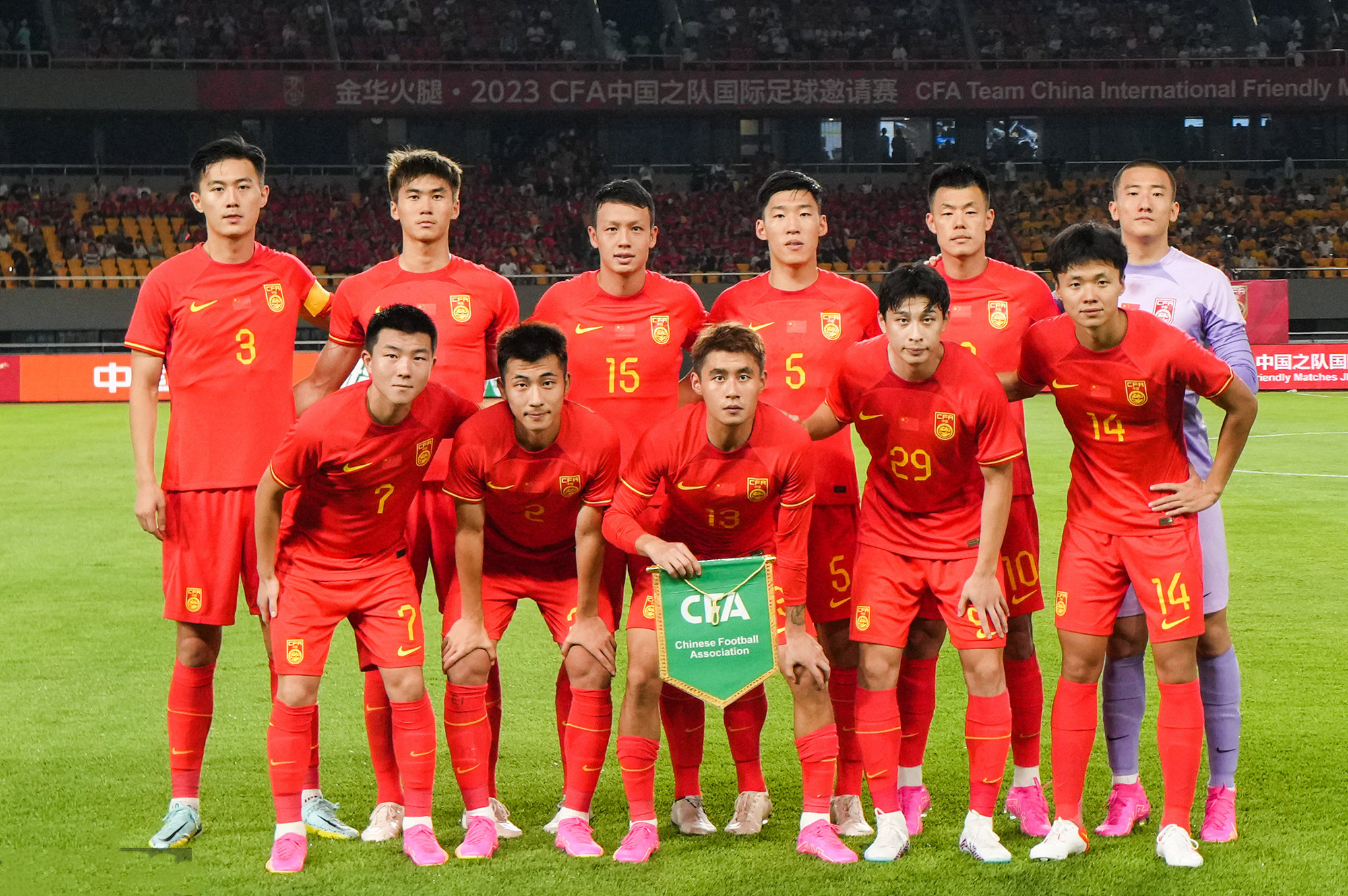 中国足球企业赞助扩大，商业合作不断深化